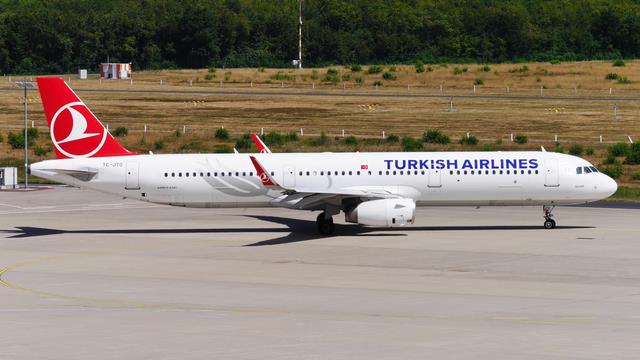 TC-JTO:Airbus A321:Turkish Airlines